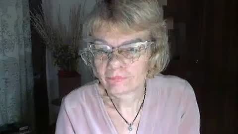 Snapshot of vanillaxcreamy chatting on 01/12/25, 03:46 Vanillaxcreamy online show from 01/12/25, 03:46