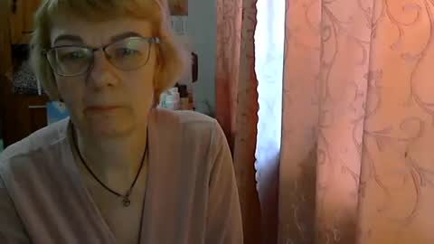 Snapshot of vanillaxcreamy chatting on 02/14/25, 09:56 Vanillaxcreamy online show from 02/14/25, 09:56