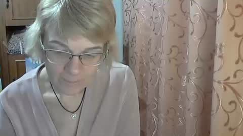 Snapshot of vanillaxcreamy chatting on 02/24/25, 06:04 Vanillaxcreamy online show from 02/24/25, 06:04
