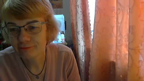Snapshot of vanillaxcreamy chatting on 02/25/25, 10:37 Vanillaxcreamy online show from 02/25/25, 10:37