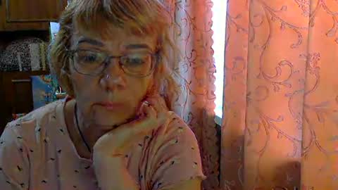 Snapshot of vanillaxcreamy chatting on 03/02/25, 09:10 Vanillaxcreamy online show from 03/02/25, 09:10
