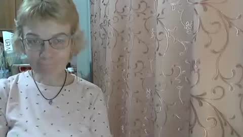 Snapshot of vanillaxcreamy chatting on 03/10/25, 06:23 Vanillaxcreamy online show from 03/10/25, 06:23