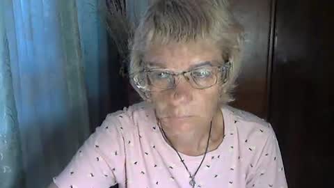 Snapshot of vanillaxcreamy chatting on 09/24/25, 02:31 Vanillaxcreamy online show from 09/24/25, 02:31