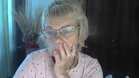 Snapshot of vanillaxcreamy chatting on 09/28/25, 09:47 Vanillaxcreamy online show from 09/28/25, 09:47