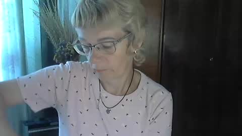 Snapshot of vanillaxcreamy chatting on 10/03/25, 08:44 Vanillaxcreamy online show from 10/03/25, 08:44