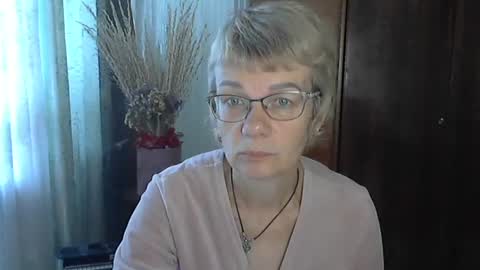 Snapshot of vanillaxcreamy chatting on 10/14/25, 08:26 Vanillaxcreamy online show from 10/14/25, 08:26