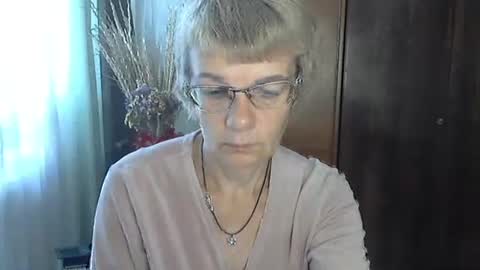 Snapshot of vanillaxcreamy chatting on 10/15/25, 08:14 Vanillaxcreamy online show from 10/15/25, 08:14