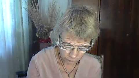 Snapshot of vanillaxcreamy chatting on 10/17/25, 10:51 Vanillaxcreamy online show from 10/17/25, 10:51