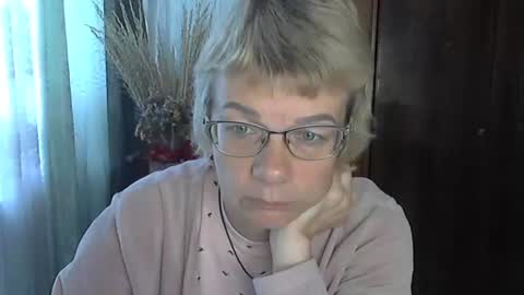 Snapshot of vanillaxcreamy chatting on 10/18/25, 08:59 Vanillaxcreamy online show from 10/18/25, 08:59