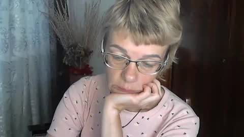 Snapshot of vanillaxcreamy chatting on 10/19/25, 01:45 Vanillaxcreamy online show from 10/19/25, 01:45