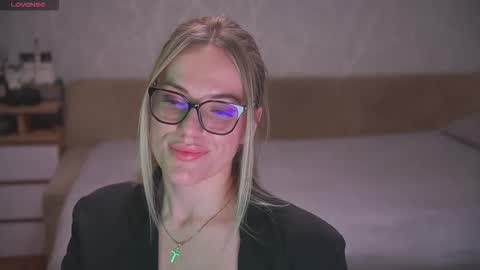 Sophie online show from 03/06/26, 10:50