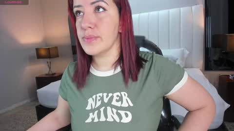 Snapshot of vanitysex chatting on 01/25/25, 11:34 Karine online show from 01/25/25, 11:34