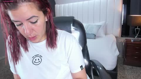 Snapshot of vanitysex chatting on 01/30/25, 11:33 Karine online show from 01/30/25, 11:33