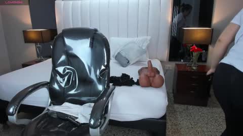 Snapshot of vanitysex chatting on 03/05/25, 11:38 Karine online show from 03/05/25, 11:38