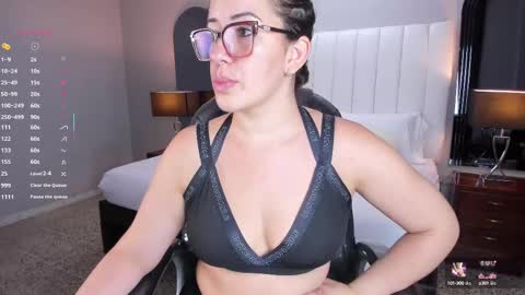 Snapshot of vanitysex chatting on 10/11/25, 11:31 Karine online show from 10/11/25, 11:31