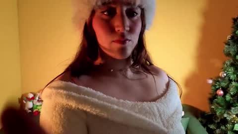 Elizabeth online show from 12/22/25, 03:47