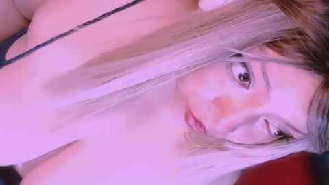 Snapshot of vanne_amet chatting on 07/11/26, 12:08 free follow me online show from 07/11/26, 12:08
