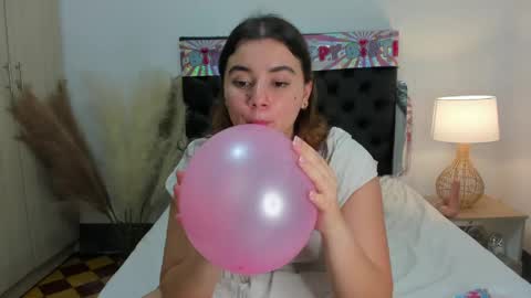 Vannesa online show from 04/22/26, 11:06