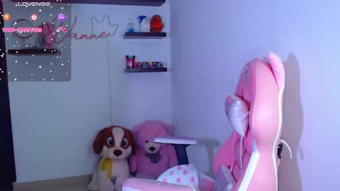 Snapshot of vannessa_shy chatting on 02/26/25, 09:58 Vanesa online show from 02/26/25, 09:58