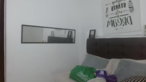 vane online show from 10/18/25, 07:47