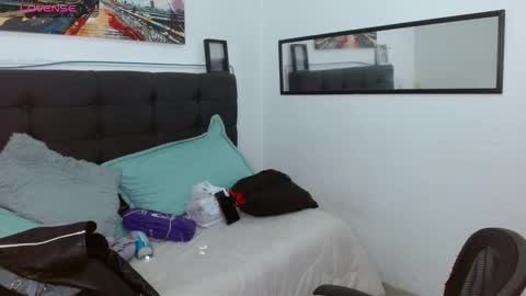 vane online show from 11/23/25, 09:14