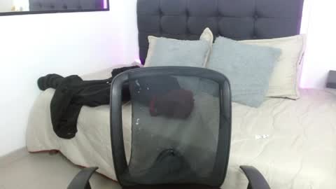 vane online show from 04/19/26, 07:38