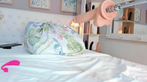 vannia smith  online show from 04/09/26, 01:16