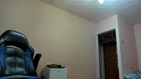 Snapshot of vano_822 chatting on 11/14/25, 07:18 vano_822 online show from 11/14/25, 07:18