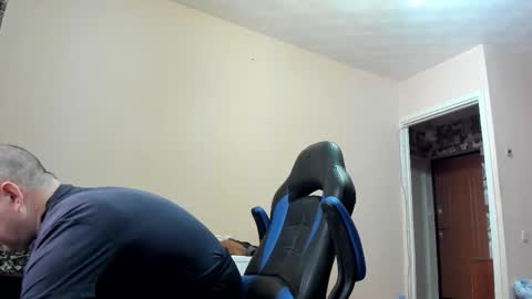 Snapshot of vano_822 chatting on 11/15/25, 08:00 vano_822 online show from 11/15/25, 08:00