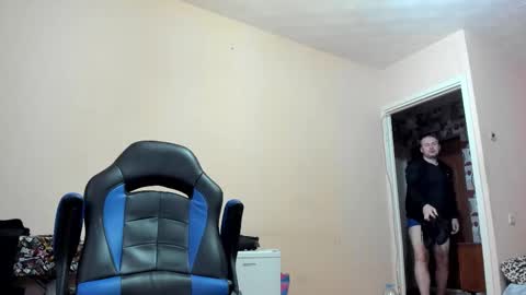 Snapshot of vano_822 chatting on 11/21/25, 07:18 vano_822 online show from 11/21/25, 07:18