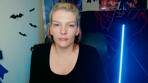 Vanessa online show from 04/20/26, 06:16