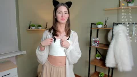 Snapshot of vanvanvibe chatting on 06/05/26, 05:07 Charline online show from 06/05/26, 05:07