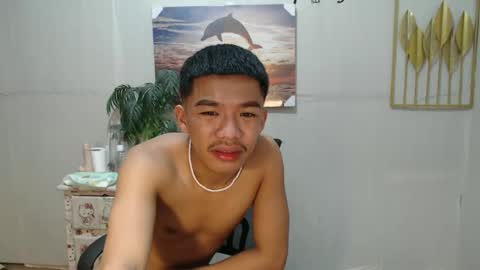 Snapshot of vanxxx2005 chatting on 12/02/24, 06:32 vanxxx2005 online show from 12/02/24, 06:32