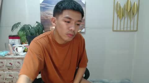 Snapshot of vanxxx2005 chatting on 12/10/24, 08:38 vanxxx2005 online show from 12/10/24, 08:38