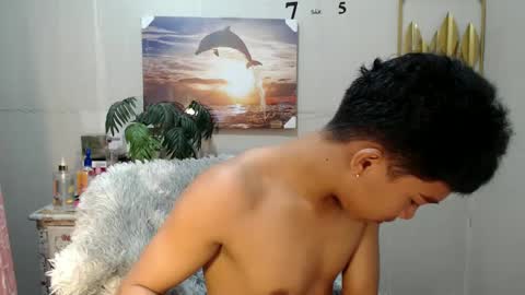 Snapshot of vanxxx2005 chatting on 01/05/25, 10:08 vanxxx2005 online show from 01/05/25, 10:08