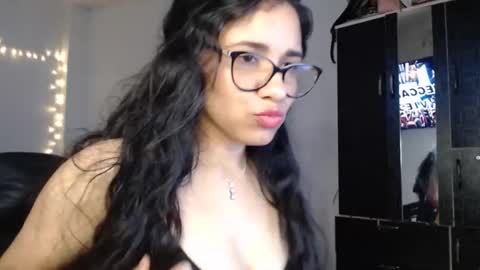 vanyxxxx online show from 11/28/25, 04:04