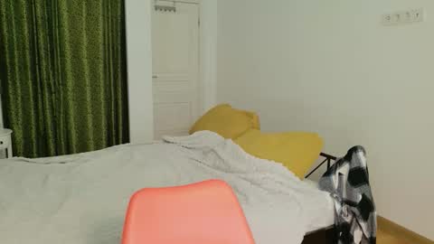 vaolietkat online show from 10/23/25, 06:34