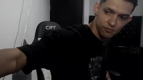 Snapshot of varonelite chatting on 02/15/26, 05:37 Andres online show from 02/15/26, 05:37