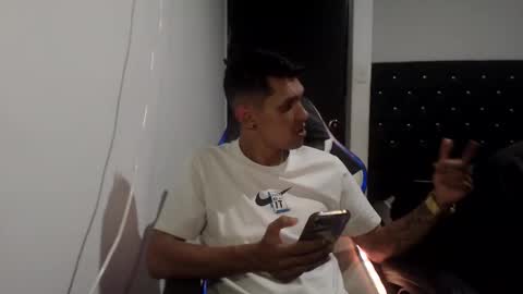 Snapshot of varonelite chatting on 03/01/26, 10:56 Andres online show from 03/01/26, 10:56