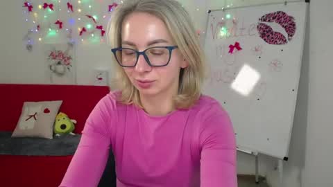 Snapshot of vasilisasii chatting on 05/03/26, 11:27 Vasilisa online show from 05/03/26, 11:27