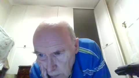 vaughan1010 online show from 12/15/25, 08:13