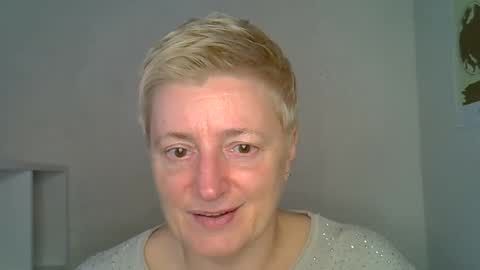 vea_motty online show from 12/23/25, 09:40