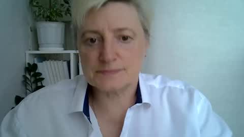 Snapshot of vea_motty chatting on 05/04/26, 02:46 vea_motty online show from 05/04/26, 02:46