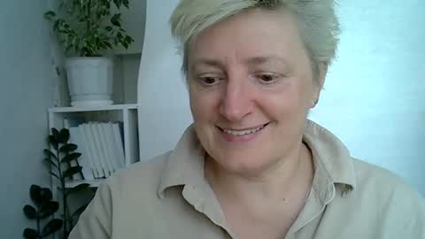 Snapshot of vea_motty chatting on 05/07/26, 03:17 vea_motty online show from 05/07/26, 03:17