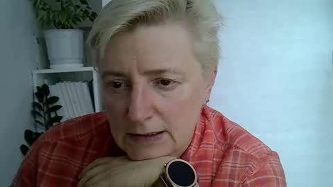Snapshot of vea_motty chatting on 06/09/26, 12:17 vea_motty online show from 06/09/26, 12:17