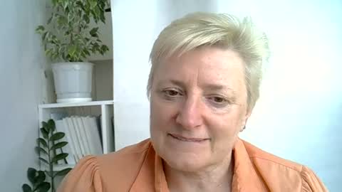 Snapshot of vea_motty chatting on 06/12/26, 12:15 vea_motty online show from 06/12/26, 12:15