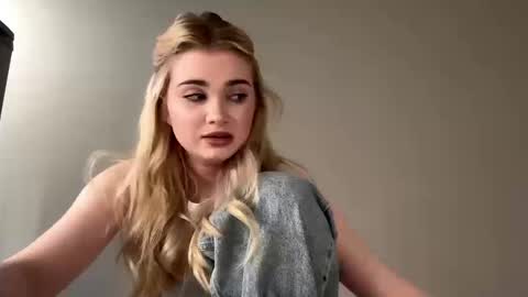 Monika online show from 02/20/26, 12:05