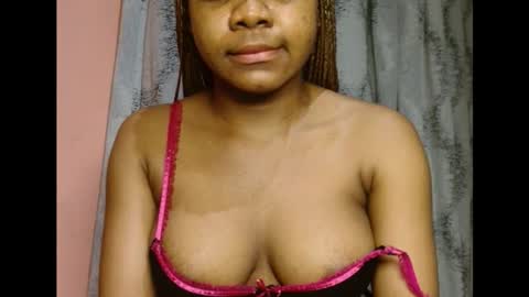 Snapshot of vee62 chatting on 02/22/26, 11:47 vee62 online show from 02/22/26, 11:47