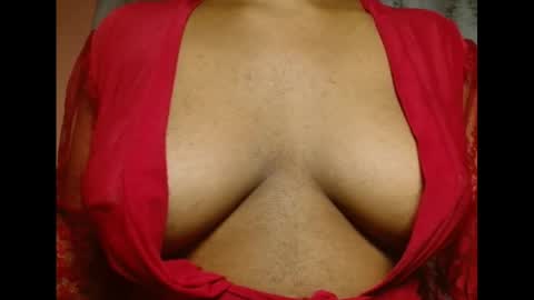 Snapshot of vee62 chatting on 07/19/26, 11:52 vee62 online show from 07/19/26, 11:52