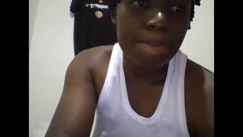 Snapshot of vee_tommy chatting on 05/16/26, 05:04 Vee tommy online show from 05/16/26, 05:04